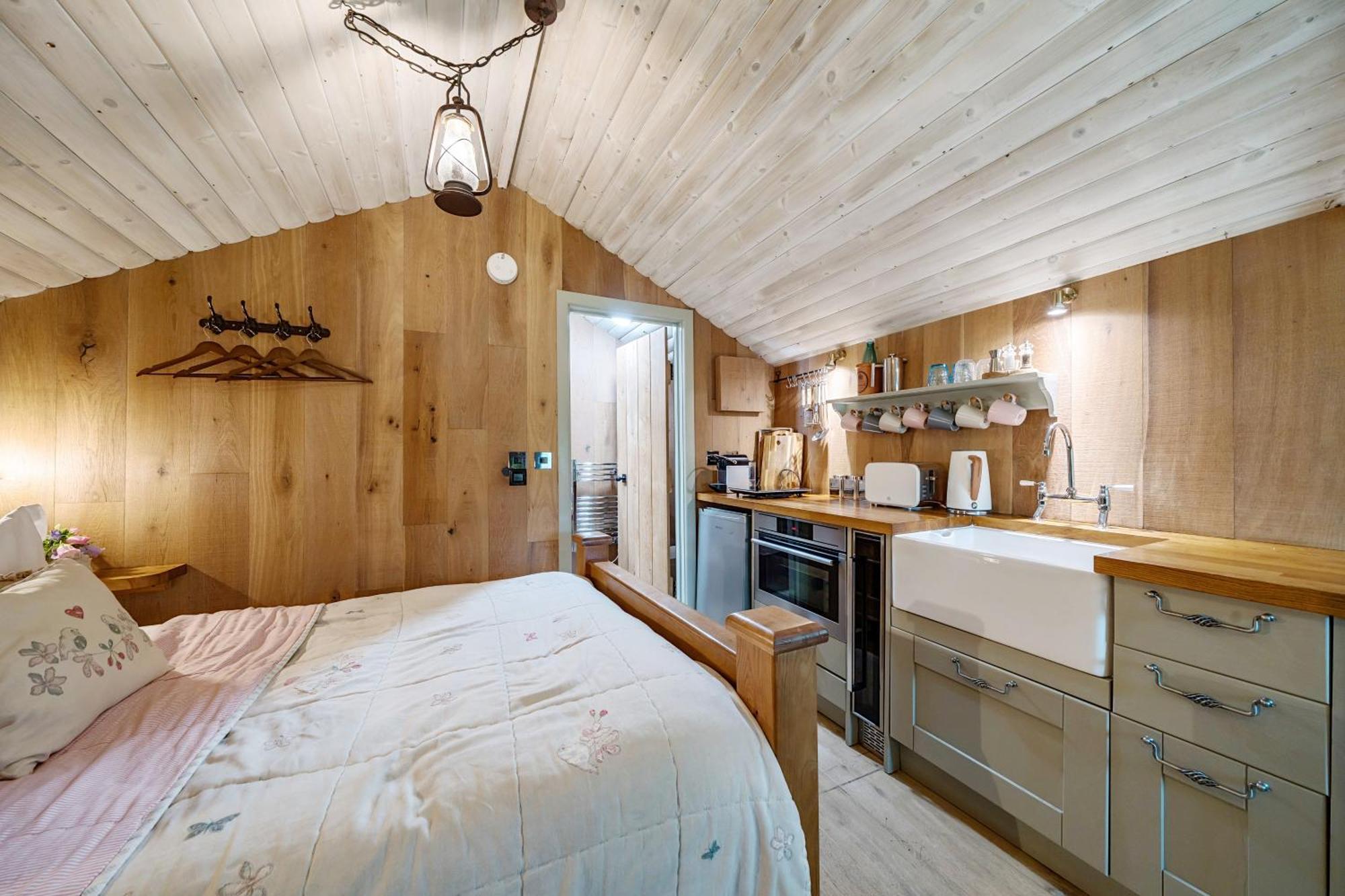The Treehouse At Salcombe Farm Villa Exteriör bild