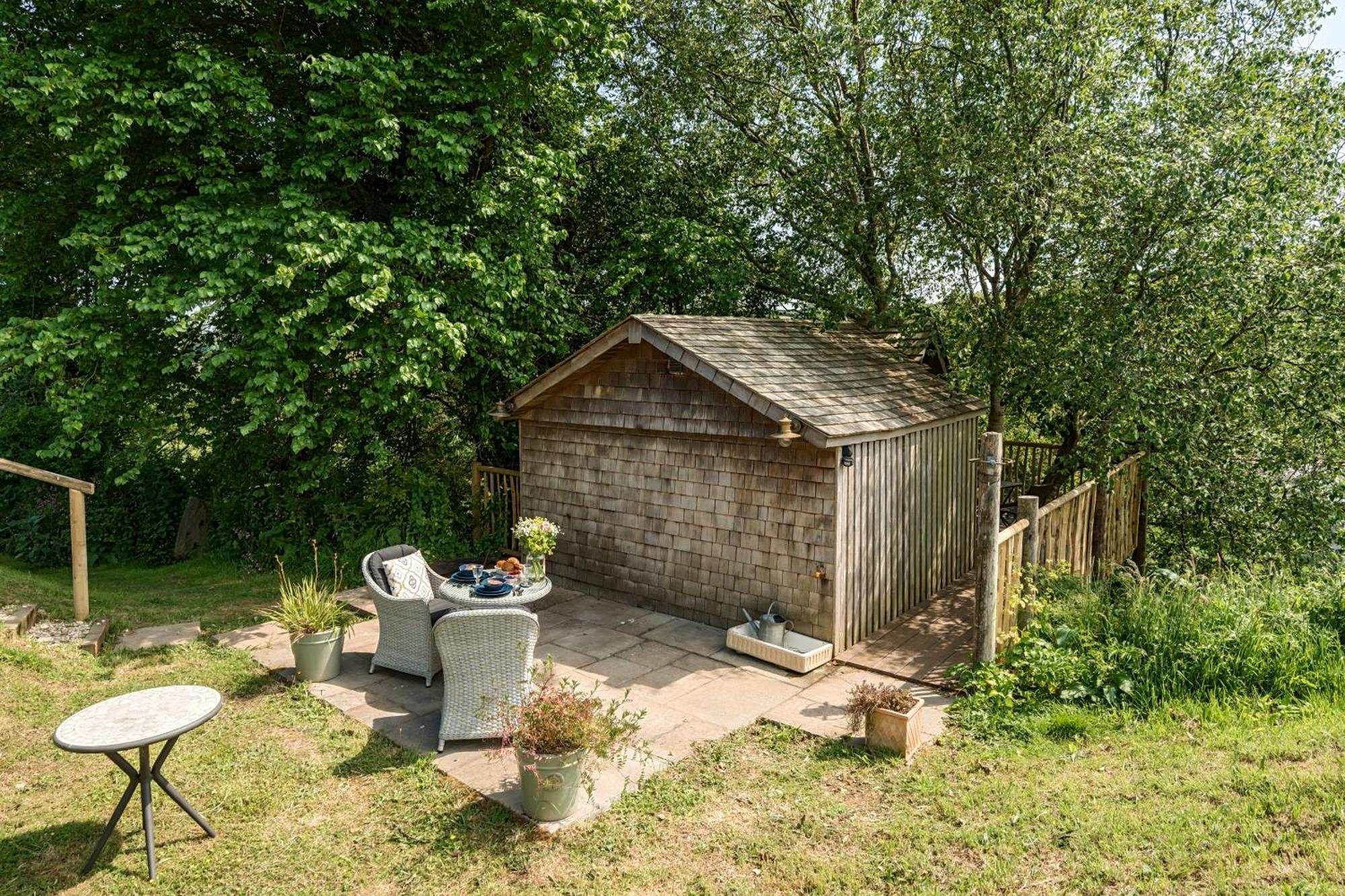 The Treehouse At Salcombe Farm Villa Exteriör bild