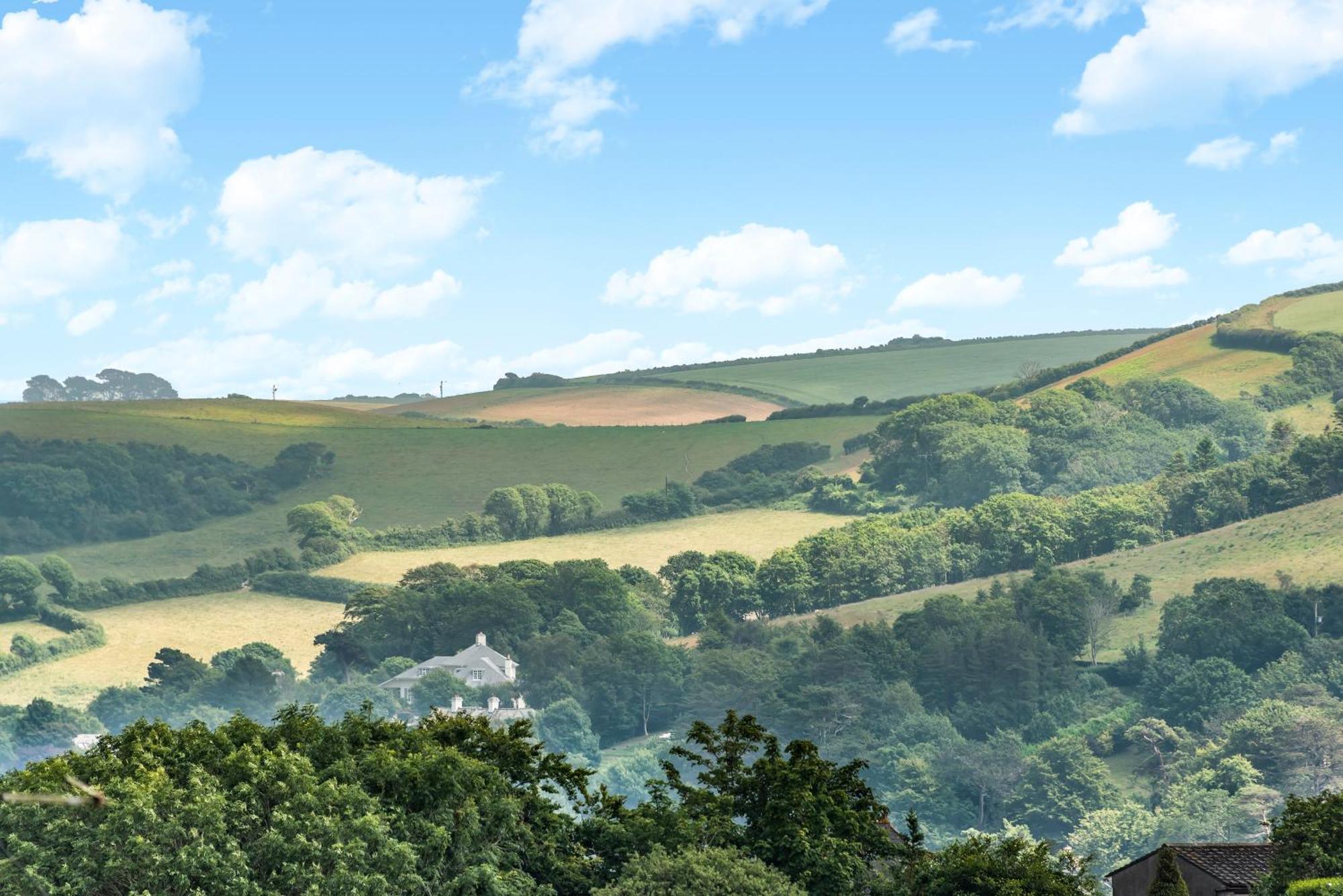 The Treehouse At Salcombe Farm Villa Exteriör bild