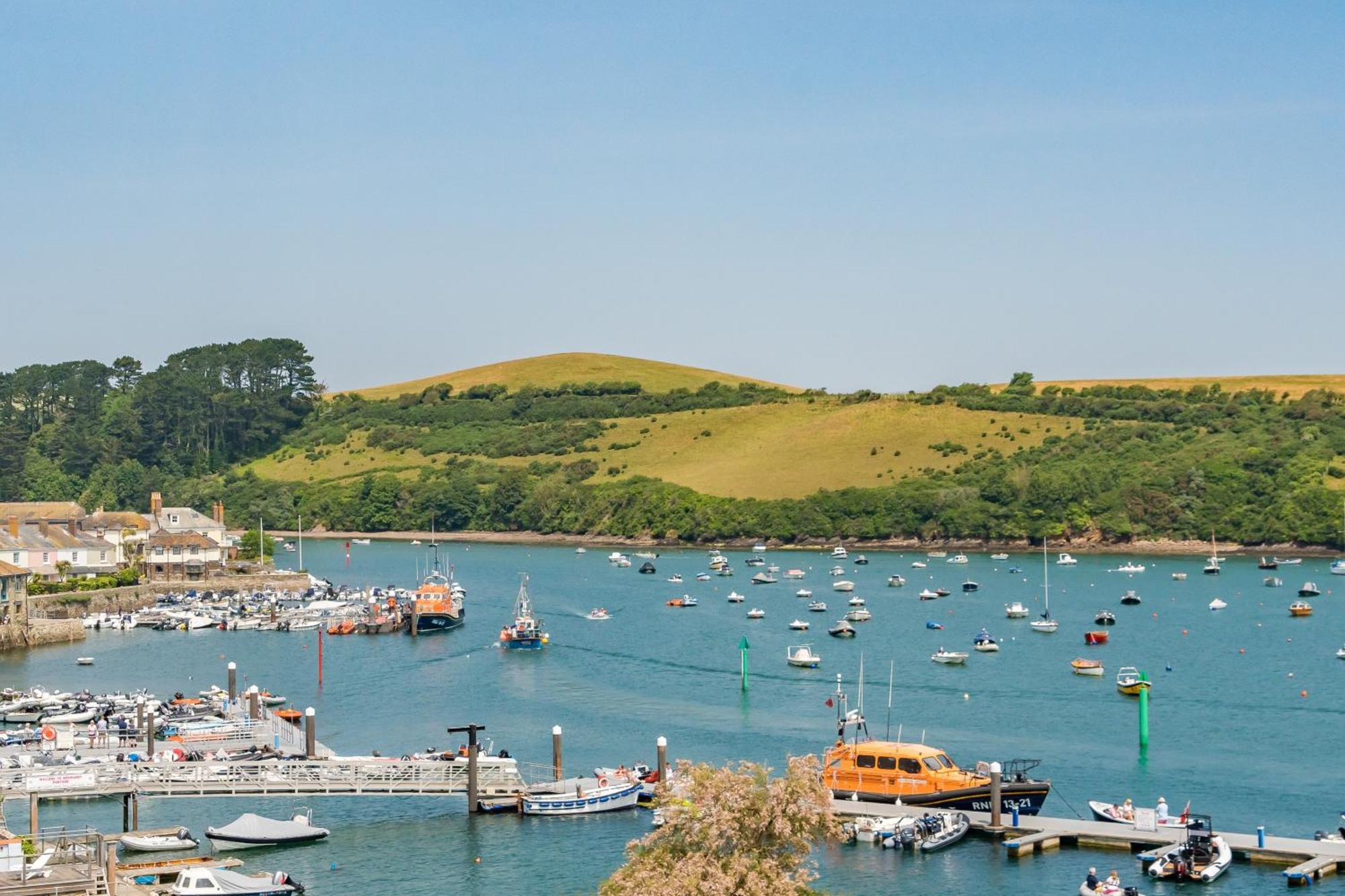 The Treehouse At Salcombe Farm Villa Exteriör bild