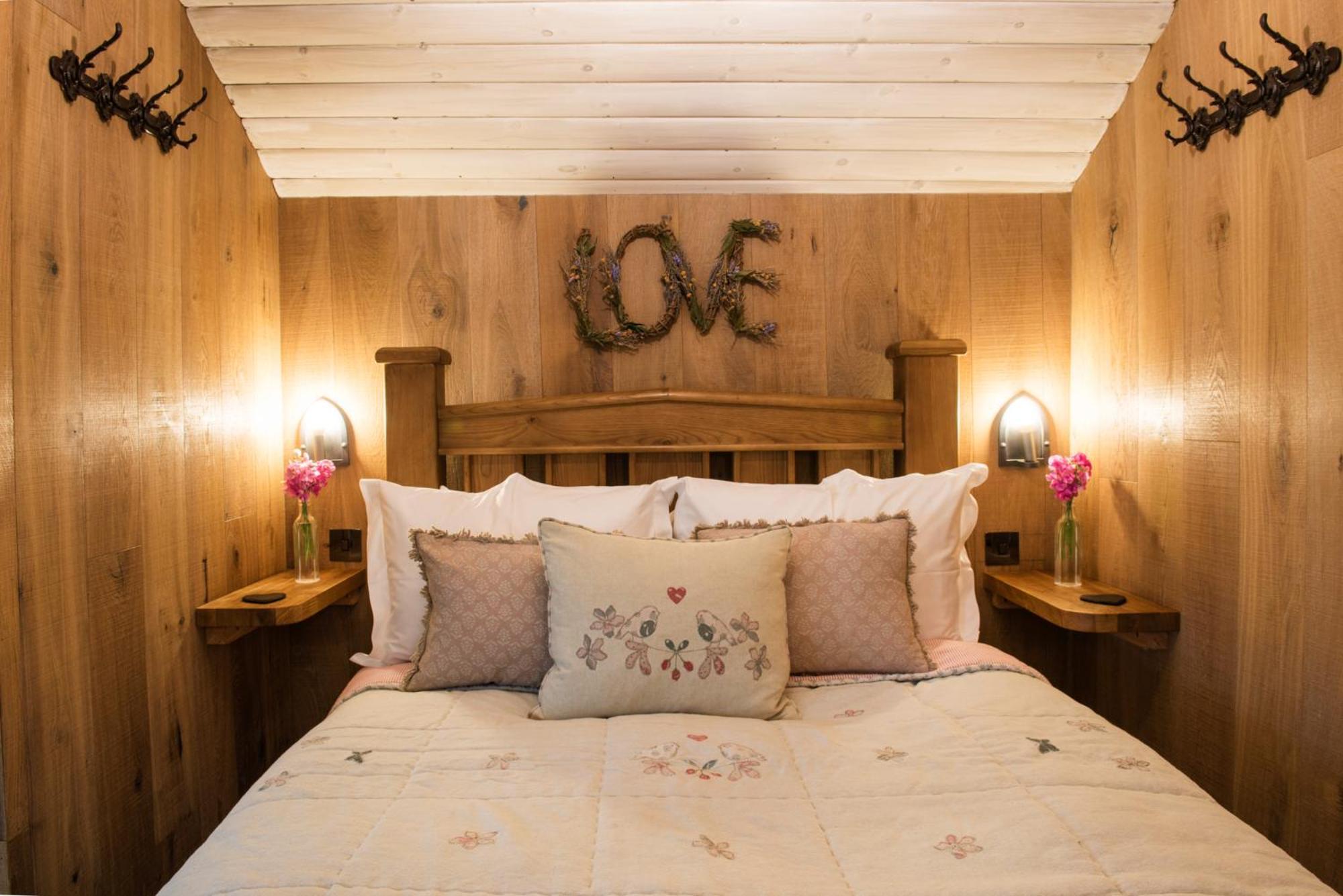 The Treehouse At Salcombe Farm Villa Exteriör bild